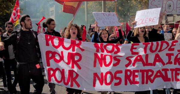 Studenti francesi rivolta
